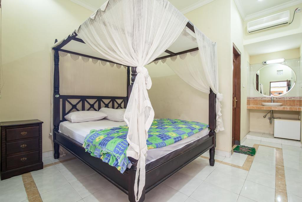 Lori Beach Inn Seminyak Pokój zdjęcie