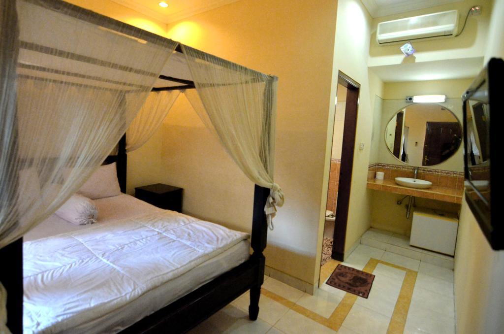 Lori Beach Inn Seminyak Zewnętrze zdjęcie