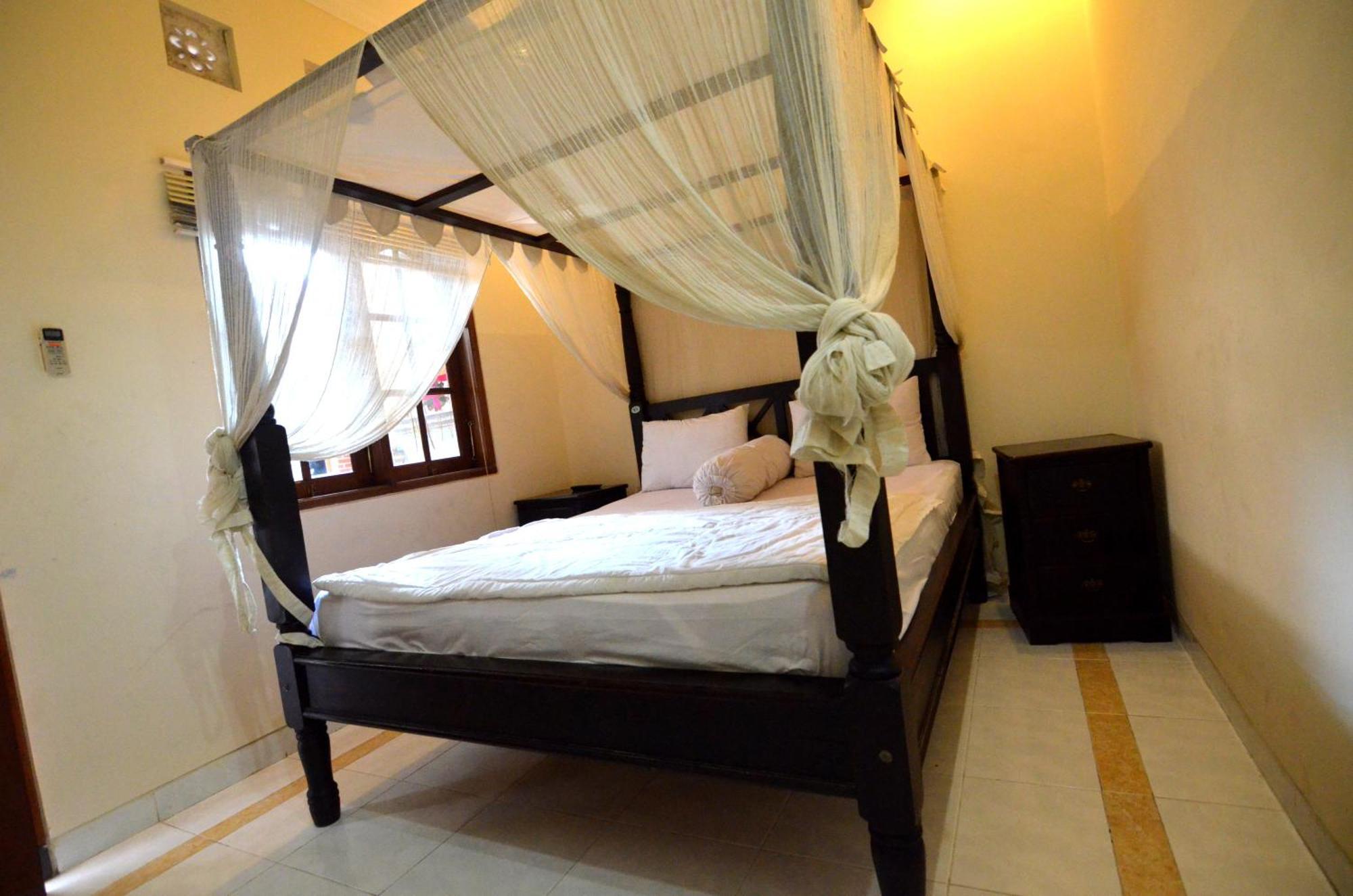 Lori Beach Inn Seminyak Zewnętrze zdjęcie