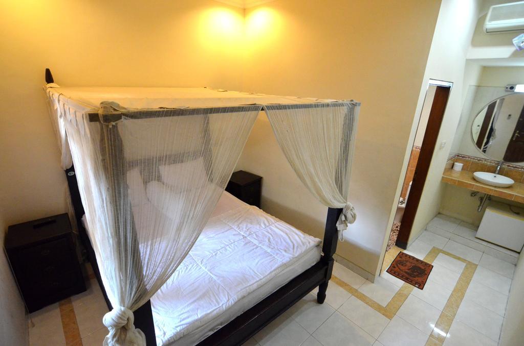 Lori Beach Inn Seminyak Zewnętrze zdjęcie